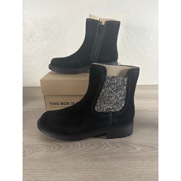 Clarks Opal Sky Black Suede Women's Boots Size 5.5 Medium- NIB - Picture 2 of 7
